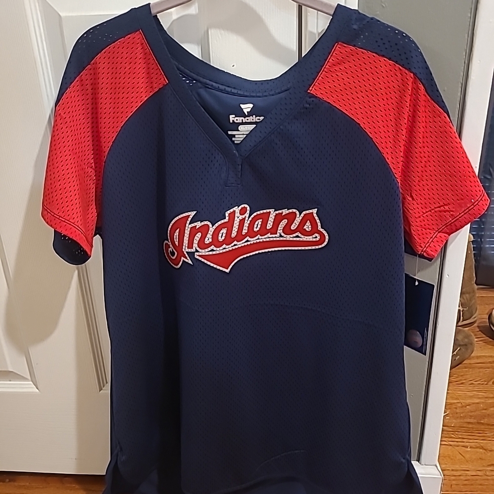 Cleveland Indians Women's V-Neck Jersey T-Shirt Size XL Fanatics  MLB NWT - Picture 7 of 7